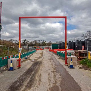 (131) Chalfont St Peter vent shaft haul road as it crosses PRoW CSP 10 - Apr. 2023 (03_147)