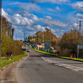 (139) A413 looking south towards the Small Dean viaduct crossing - Apr. 2023 (20_197)