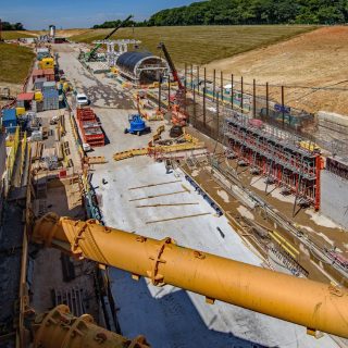 (145) Looking north from the 'down line' tunnel portal towards the South Heath cutting - Jul. 2024 (08_164)