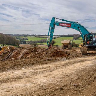 (160) Excavating the Bowood Lane overbridge - Apr. 2022 (17_183)
