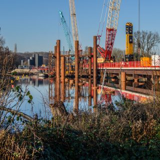 (198) Piling for a viaduct support pier in Savay Lake - Jan. 2022 (01_231)