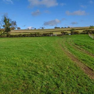 (50) Chiltern Way looking east - Oct. 2020 (18_52)