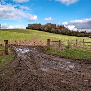 (505) Looking east across the Chalfont St Giles vent shaft site - Feb. 2016 (04_552)