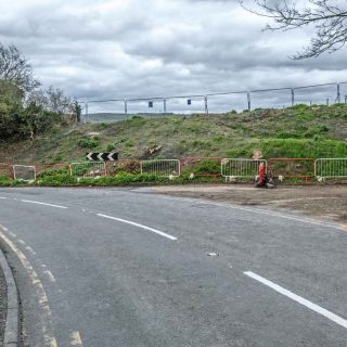 (86) Bacombe Lane temporary link road junction with Ellesborough Road - Apr. 2024 (22_103)